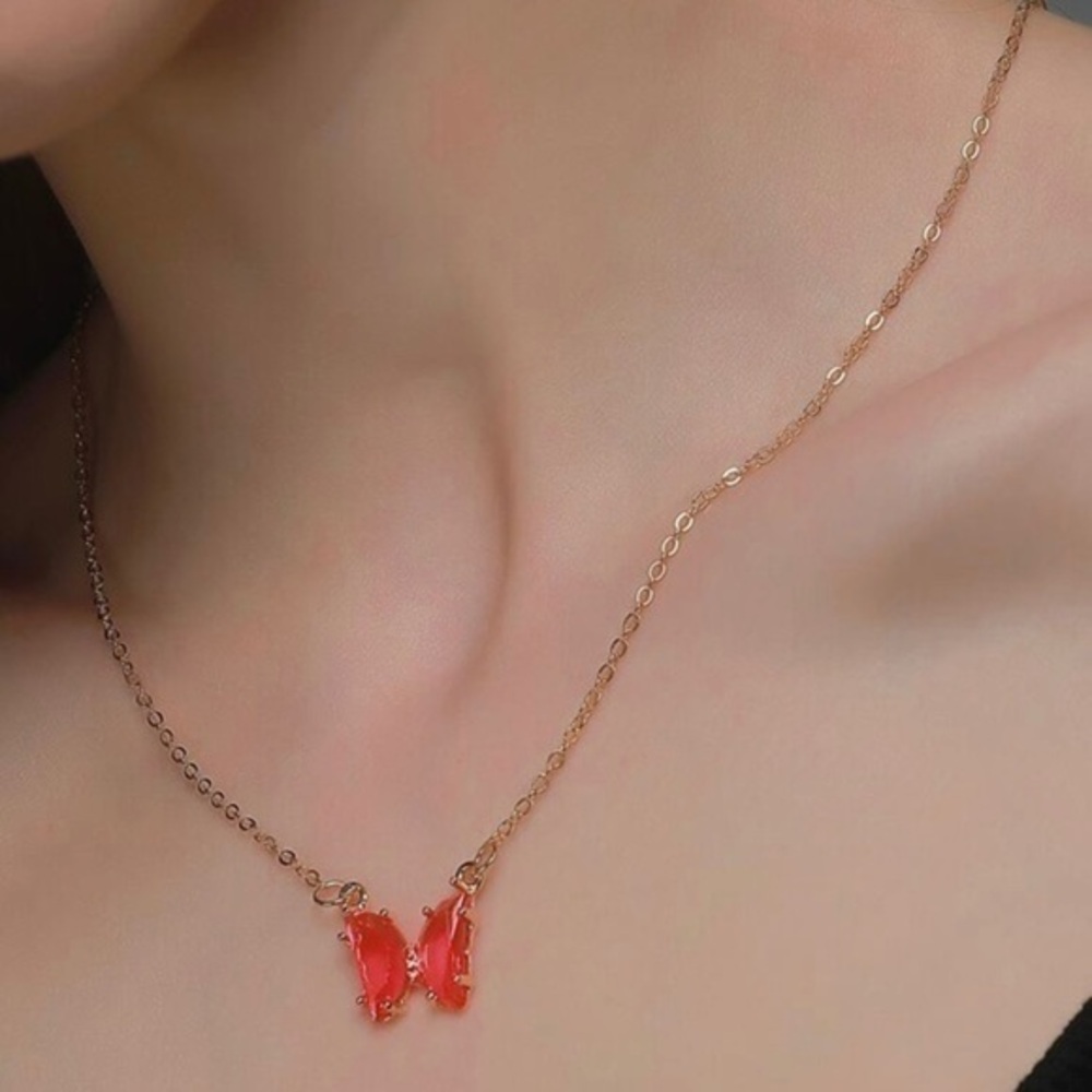 3/$30 💛 Rhinestone Butterfly Necklace - Picture 1 of 4